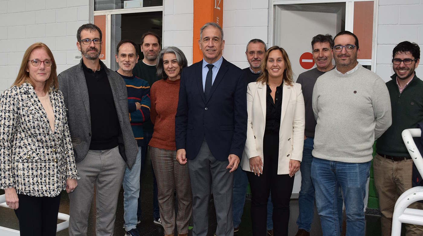 José Fariña Rodríguez, nuevo director de la Escuela de Ingeniería Industrial, con su equipo