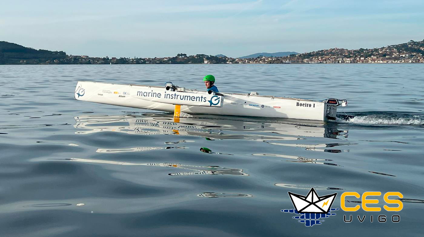 El barco solar Boeiro I durante las pruebas